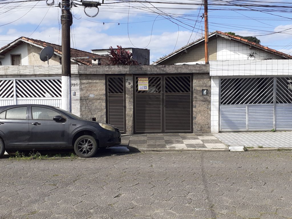 Casa Térrea semi isolada