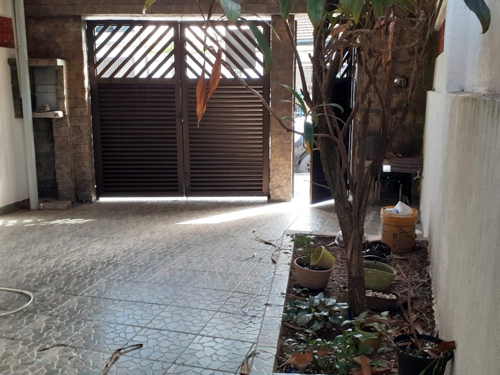 Casa Térrea semi isolada