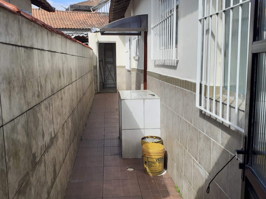 Casa Térrea semi isolada