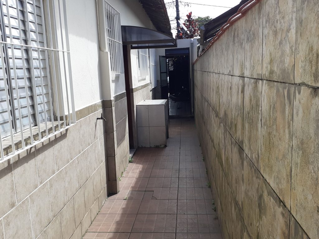 Casa Térrea semi isolada