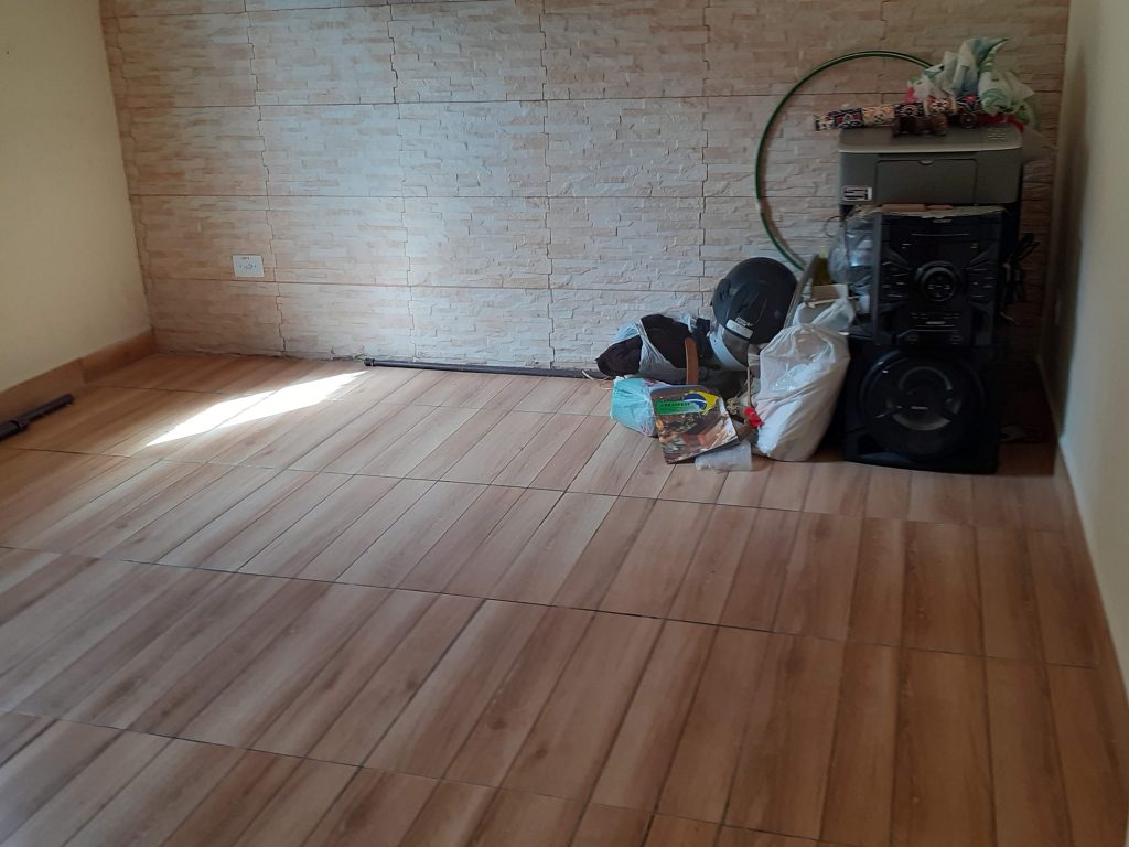 Casa Térrea semi isolada