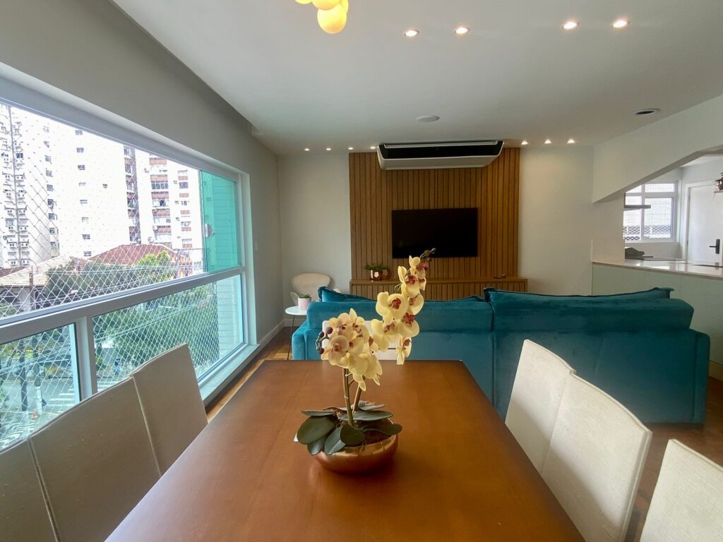 Apartamento Gonzaga 2 garagens demarcadas (1 por andar)