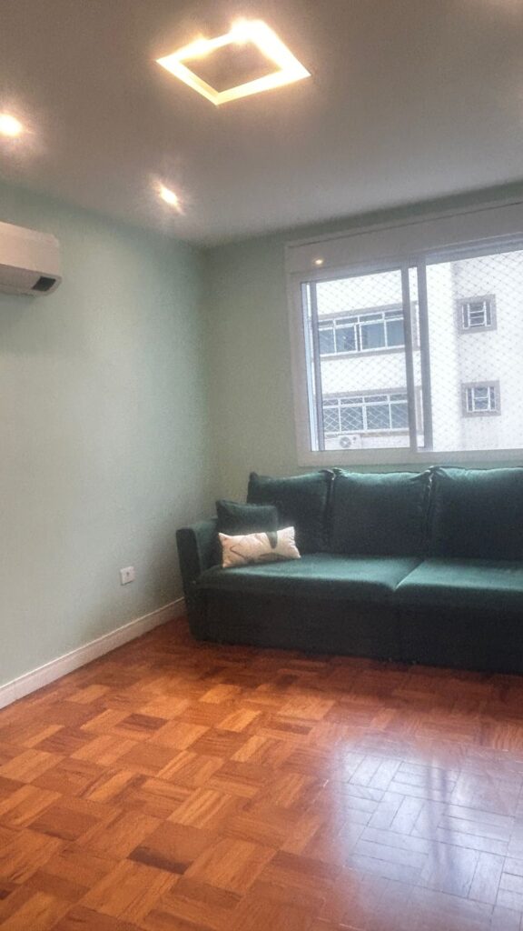 Apartamento Gonzaga 2 garagens demarcadas (1 por andar)
