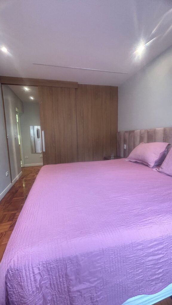 Apartamento Gonzaga 2 garagens demarcadas (1 por andar)