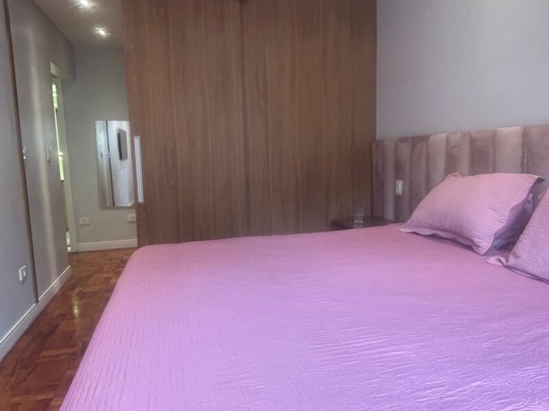 Apartamento Gonzaga 2 garagens demarcadas (1 por andar)
