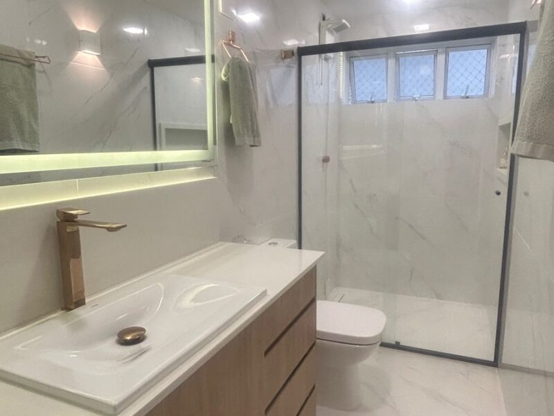 Apartamento Gonzaga 2 garagens demarcadas (1 por andar)