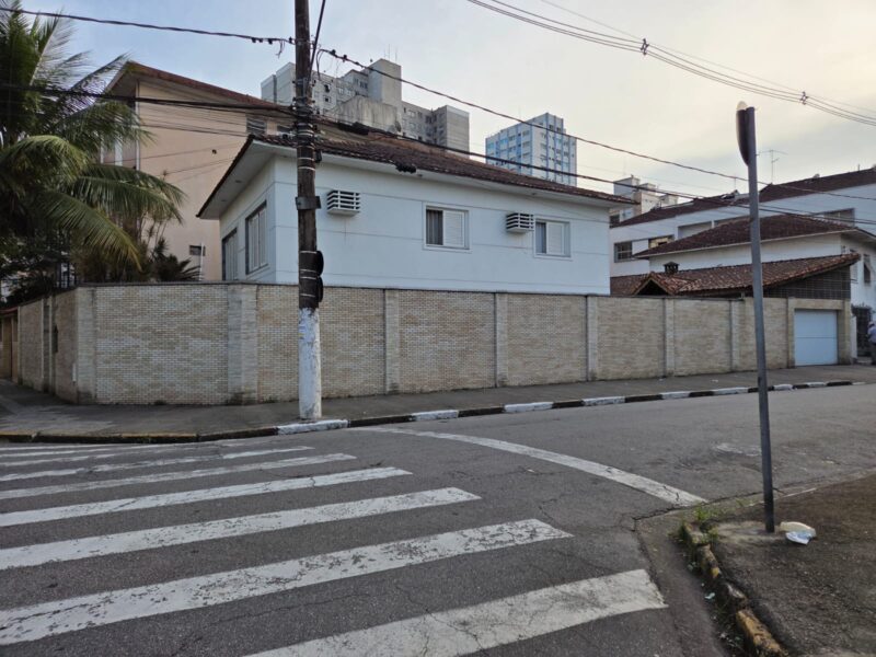 Excelente sobrado Mem de Sá