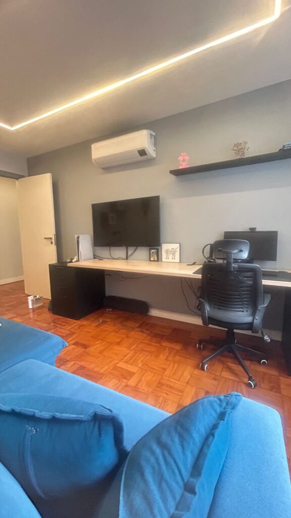 Apartamento Gonzaga 2 garagens demarcadas (1 por andar)