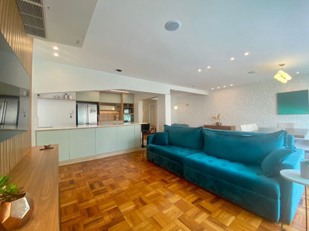 Apartamento Gonzaga 2 garagens demarcadas (1 por andar)
