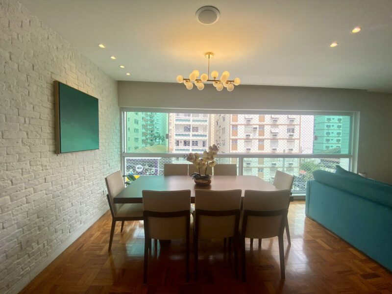 Apartamento Gonzaga 2 garagens demarcadas (1 por andar)