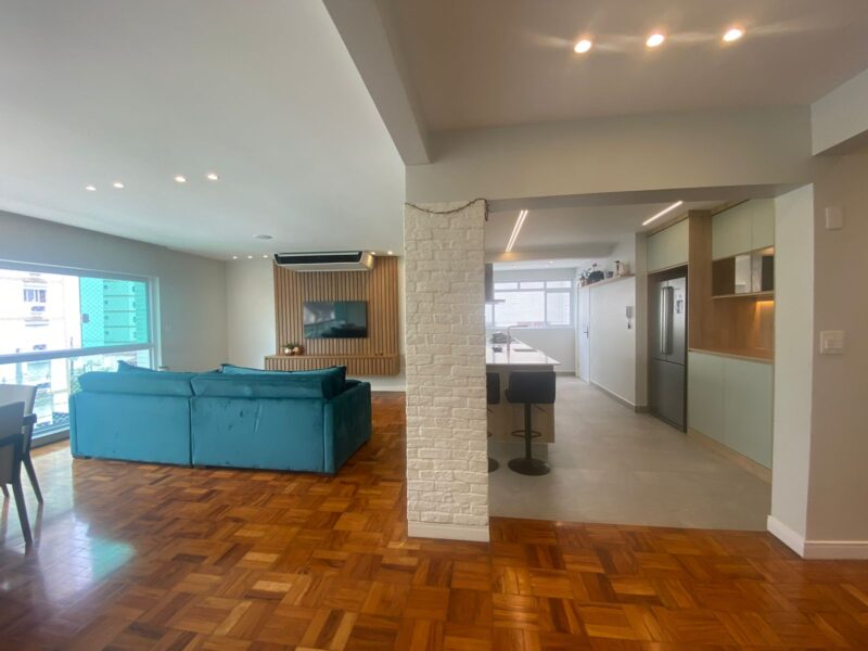 Apartamento Gonzaga 2 garagens demarcadas (1 por andar)