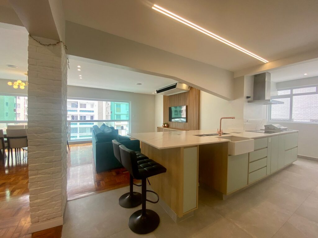 Apartamento Gonzaga 2 garagens demarcadas (1 por andar)