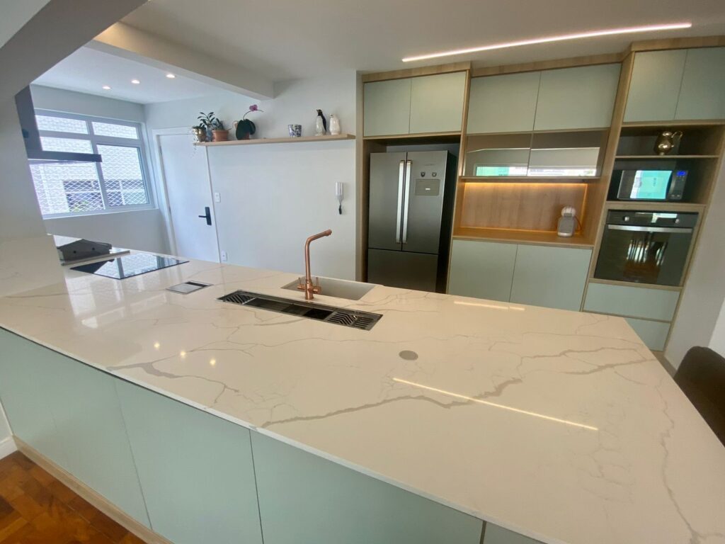 Apartamento Gonzaga 2 garagens demarcadas (1 por andar)